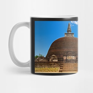 Rankot Vehera, Polonnaruwa. Mug